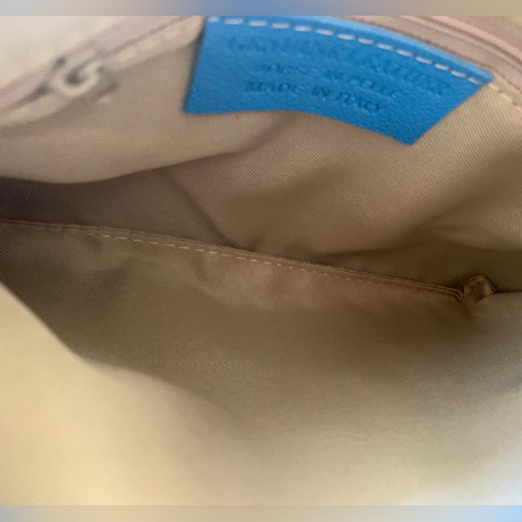 NWT Silvano Borgatti Blue crossbody with gold chain - Picture 3 of 3